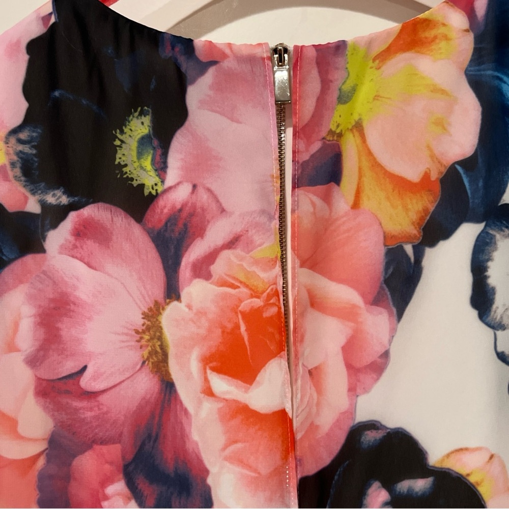 Vince Camuto Elegant floral print Dress - Picture 5 of 10